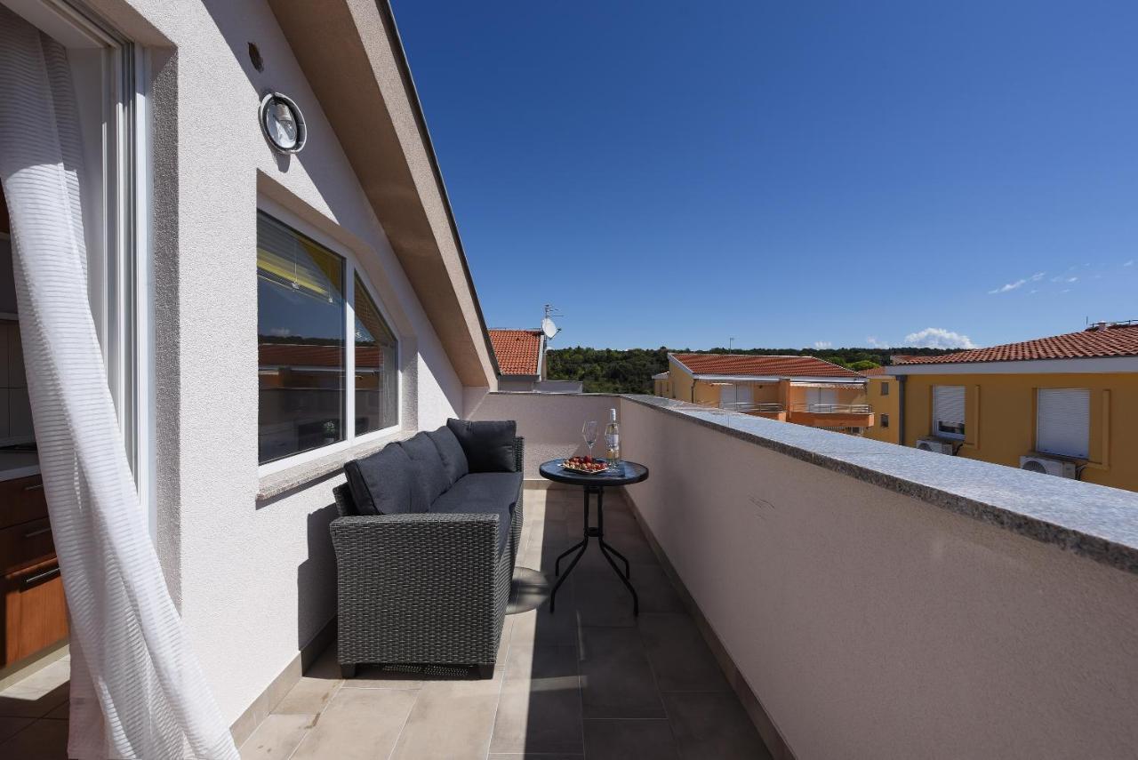Sunset Beach Suites Kozino Bagian luar foto